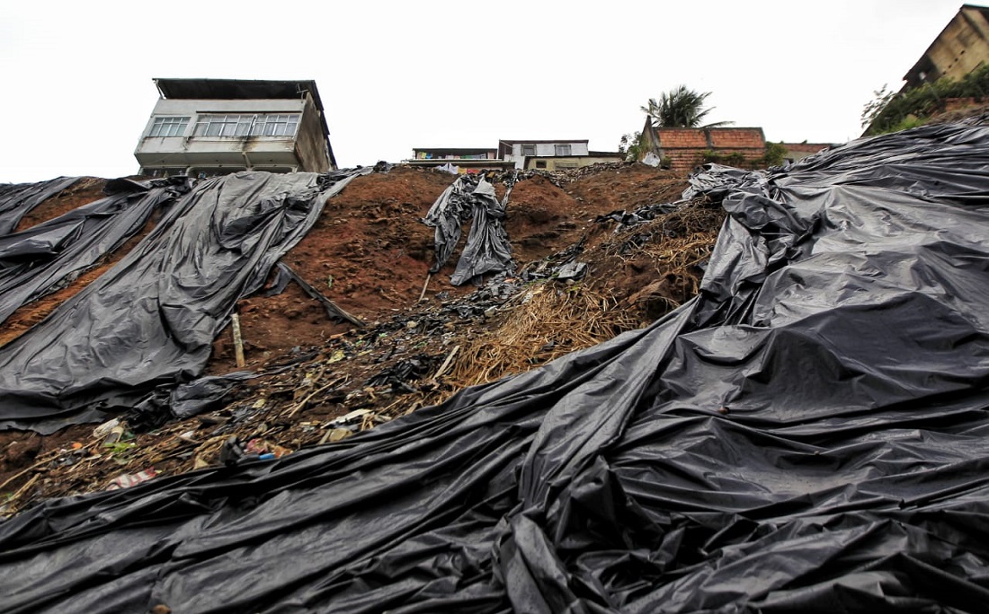 Chuva Causa Deslizamentos De Terra E Alagamentos Em Salvador 